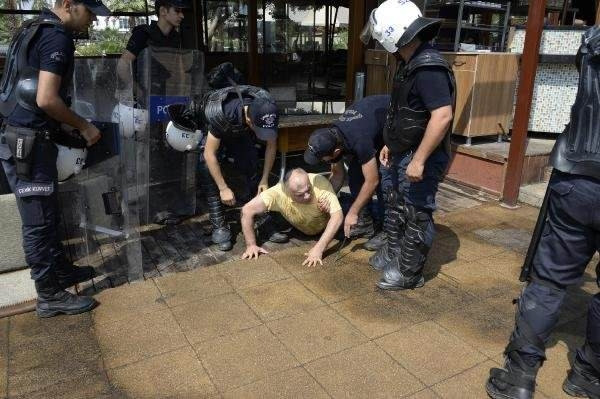 Mersin'de yıkım gerginliği; 10 gözaltı
