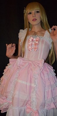 Estetiksiz Barbie zor durumda