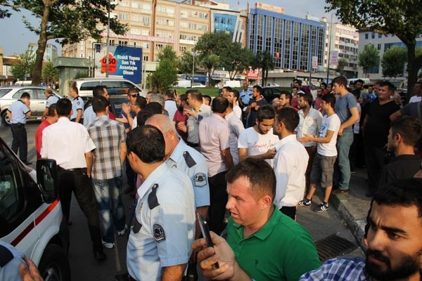 İki kentte zabıta ve esnaf birbirine girdi: 10 yaralı