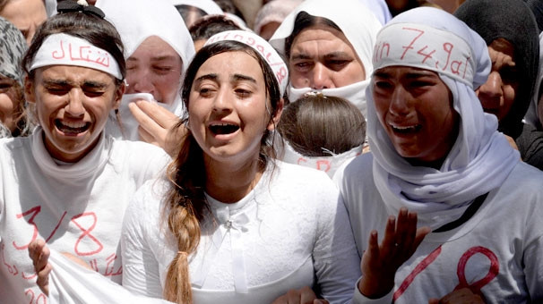 IŞİD’in saldırısı sahnelenince çığlıklar atarak ağladılar