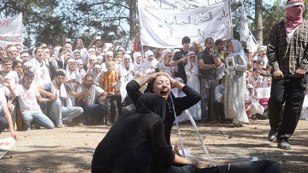 IŞİD’in saldırısı sahnelenince çığlıklar atarak ağladılar