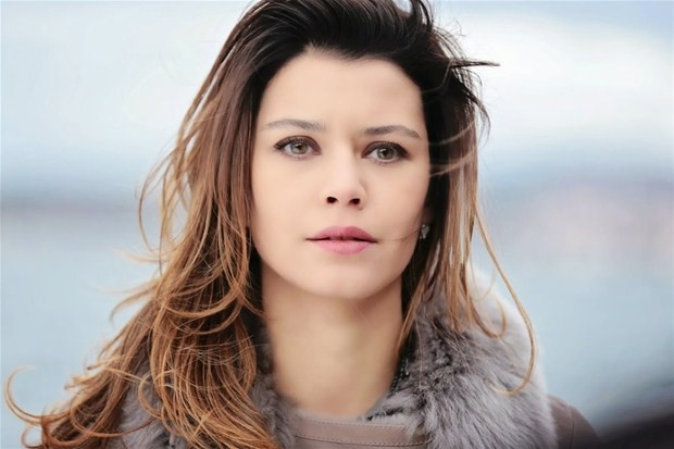 Beren Saat: “Bizi bozguna uğratan yargılarımız”