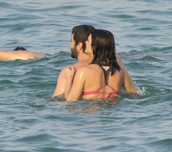 Nehir Erdoğan ve Ahmet Sesigürgil tatilde