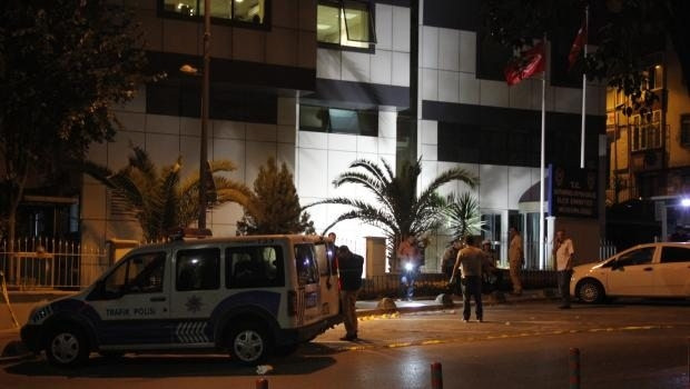 Bayrampaşa Emniyet Müdürlüğü önünde 2 ses bombası patladı