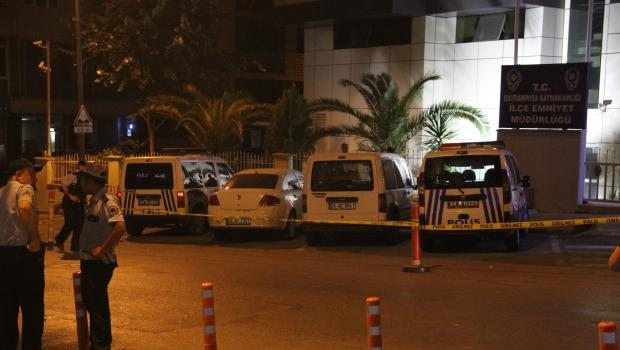 Bayrampaşa Emniyet Müdürlüğü önünde 2 ses bombası patladı