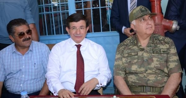 Başbakan ve Genelkurmay Başkanı sınırda