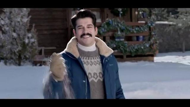 Burak Özçivit'i bıyıksız görenler şaşırdı