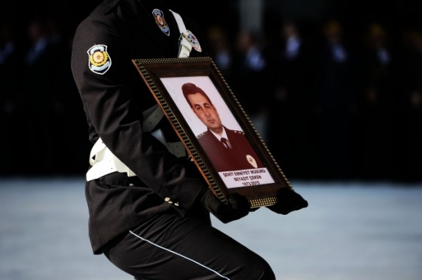 Şehit Polis Müdürü son yolculuğuna uğurlandı