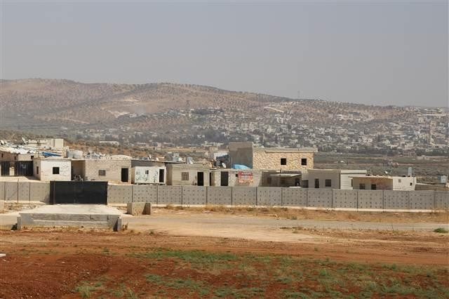 Suriye sınırına 3 metrelik beton duvar