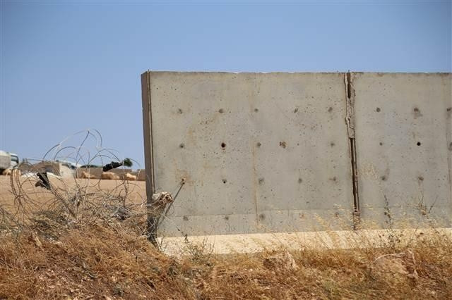 Suriye sınırına 3 metrelik beton duvar