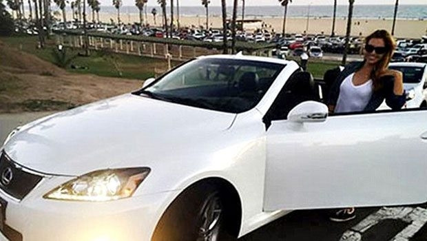 Eski dadı Christine Ouzounian'ın otomobili şaşırttı
