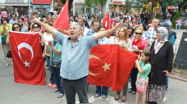 Teröre lanet eylemine az katılım isyan ettirdi