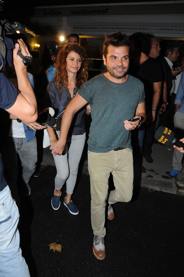 Kenan Doğulu annesini sildi