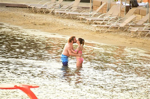 Halil Sezai'den romantik tatil