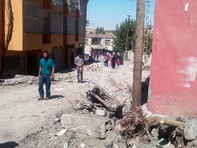 Sokağa çıkma yasağının kalktığı Silvan, savaş alanı gibi