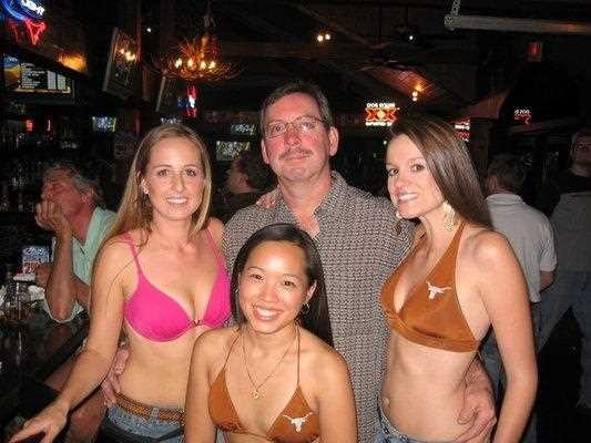 Bikini giymeyene iş yok!