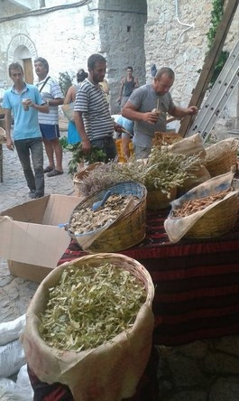 Merakla beklenen diziden ilk kareler