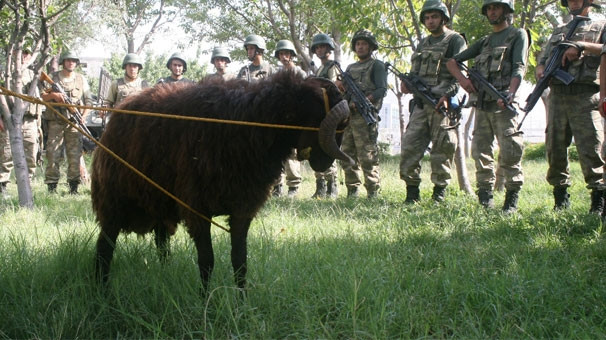 O karakolda kurban kesildi
