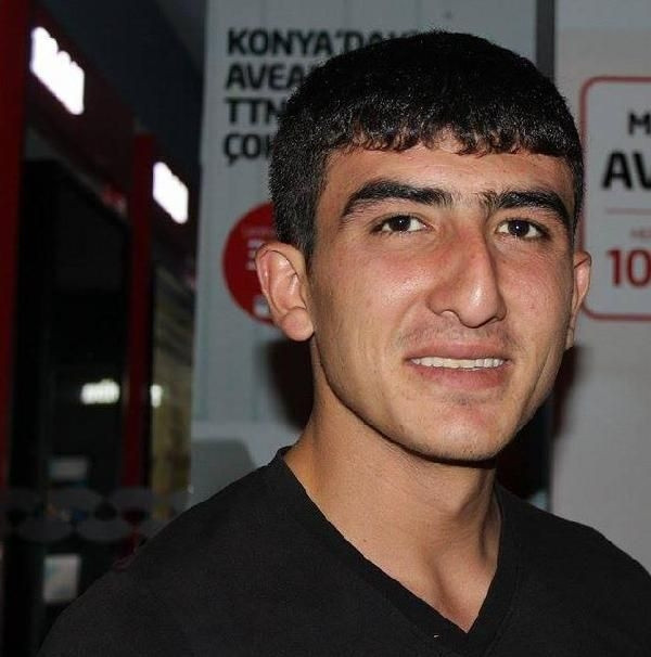Eşya yüklü kamyon uçuruma yuvarlandı: 3 ölü