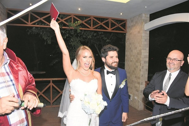 Begüm Öner ve Ceyhun Fersoy evlendi