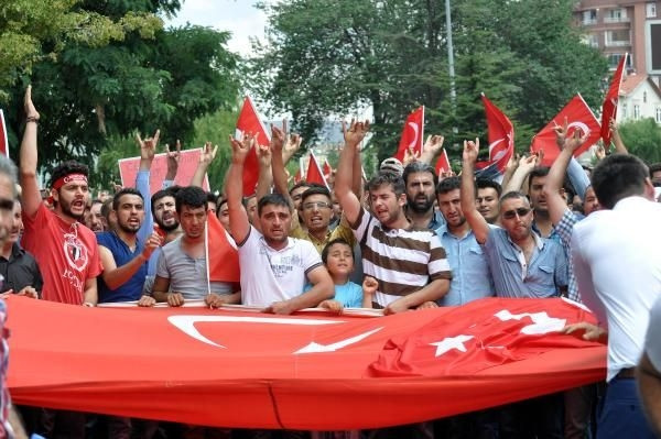 Şehit cenazesinde gerginlik
