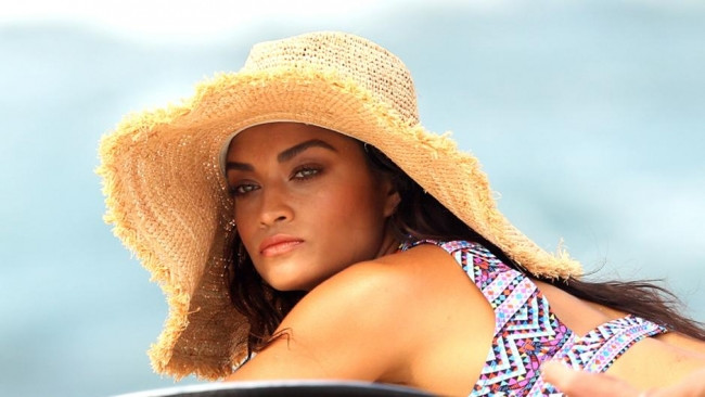 Shanina Shayk çekimde