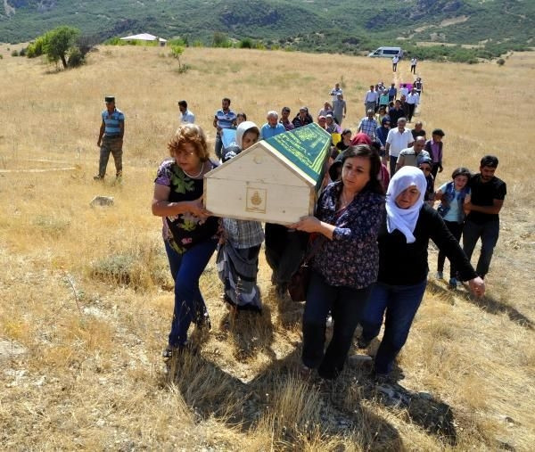 'Yapmayın annem orada nefes alamaz'