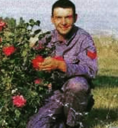 Ünlülerin askerlik fotoğraflarını gördünüz mü?