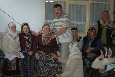 Oğlunu göremedi