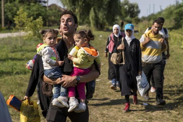 Macaristan'da mülteciler kamptan firar etti