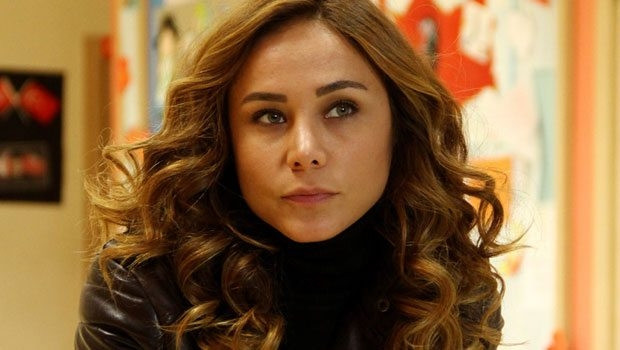 Burçin Terzioğlu BeStyle dergisine poz verdi