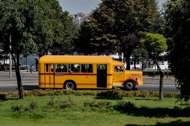 İETT'nin nostalji otobüsleri İstanbul sokaklarında