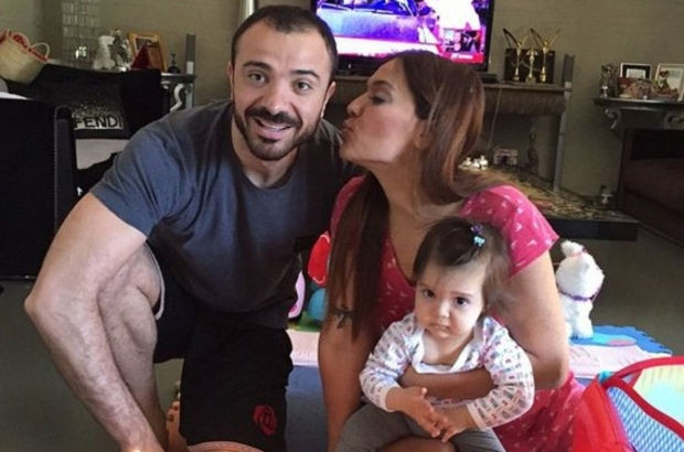 Demet Akalın Hira'yı okula göndermeyecek