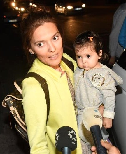 Demet Akalın Hira'yı okula göndermeyecek