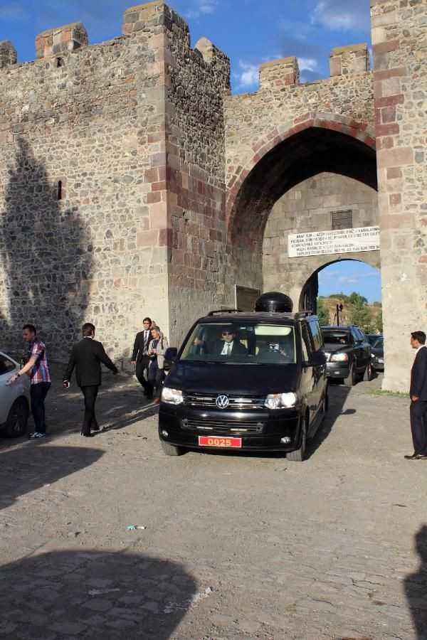 Yeni bakana memleketinde coşkulu karşılama