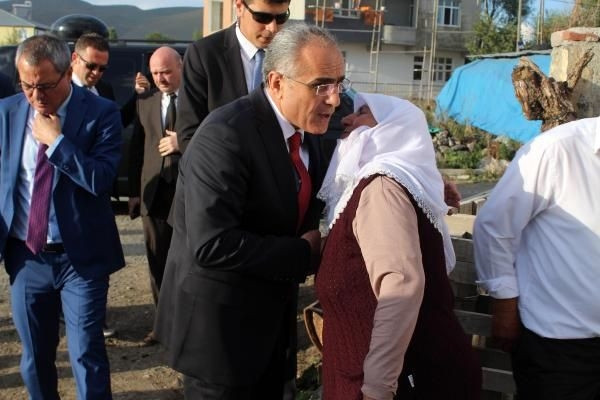 Yeni bakana memleketinde coşkulu karşılama