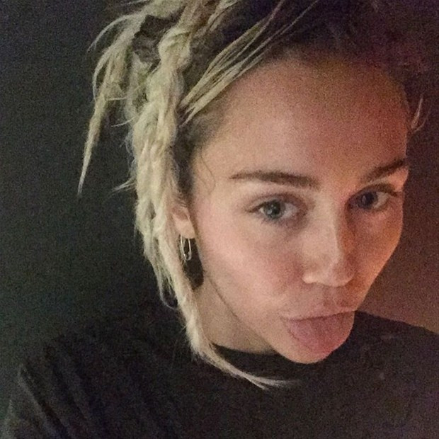 Miley Cyrus yatağa düştü!