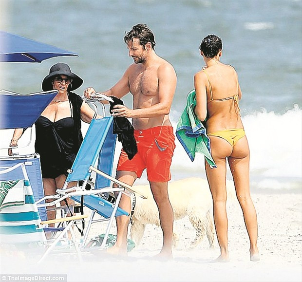 Irina Shayk kayınvalidesi ile tanıştı