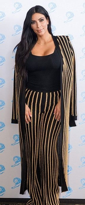 Kylie Jenner ablasıyla yarışıyor