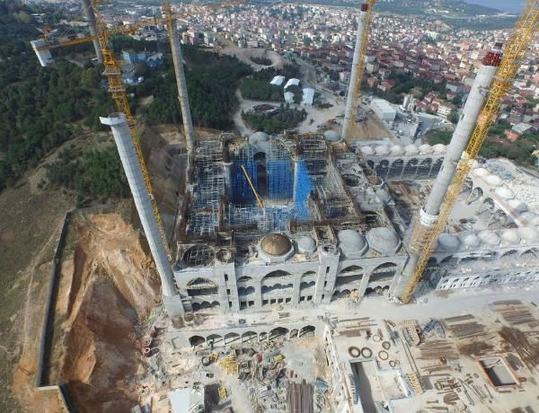 Cumhuriyet tarihinin en büyük cami kompleksi