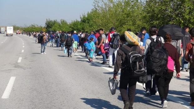 Suriyeliler Avrupa’ya gitmek için Edirne'ye akın etti