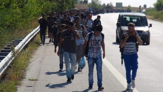 Suriyeliler Avrupa’ya gitmek için Edirne'ye akın etti