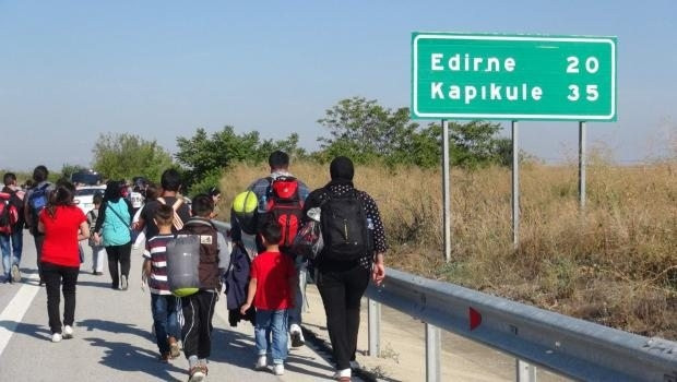 Suriyeliler Avrupa’ya gitmek için Edirne'ye akın etti