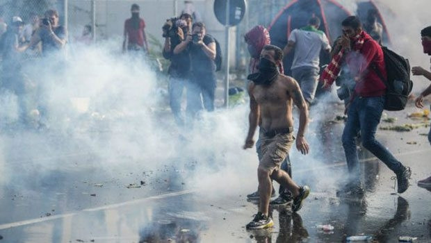 BM: Mültecilere polis müdahalesi şoke edici