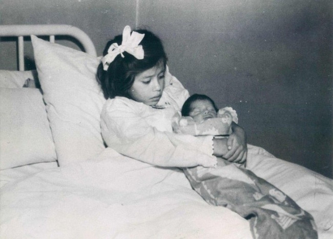5 yaşında anne oldu