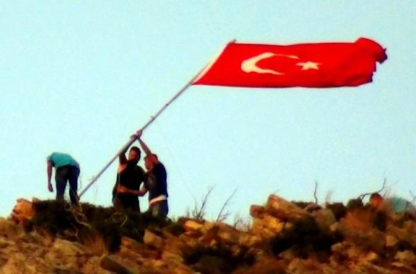 Bodrum'da bayrak indirildiği ihbarı heyecan yarattı