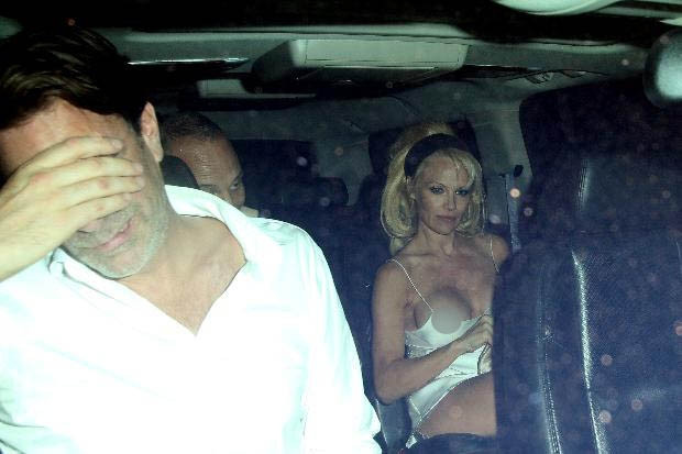 Hollywood işi frikik !