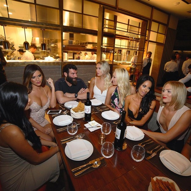 Dan Bilzerian yemeği beğenmedi