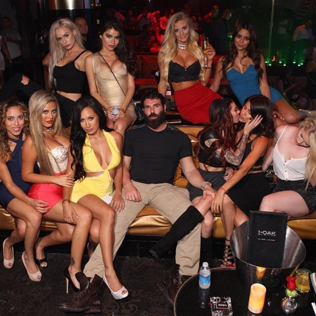 Dan Bilzerian yemeği beğenmedi