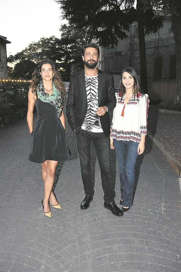 Wilma Elles: ‘Bebekler uyanınca sette gibiyim’